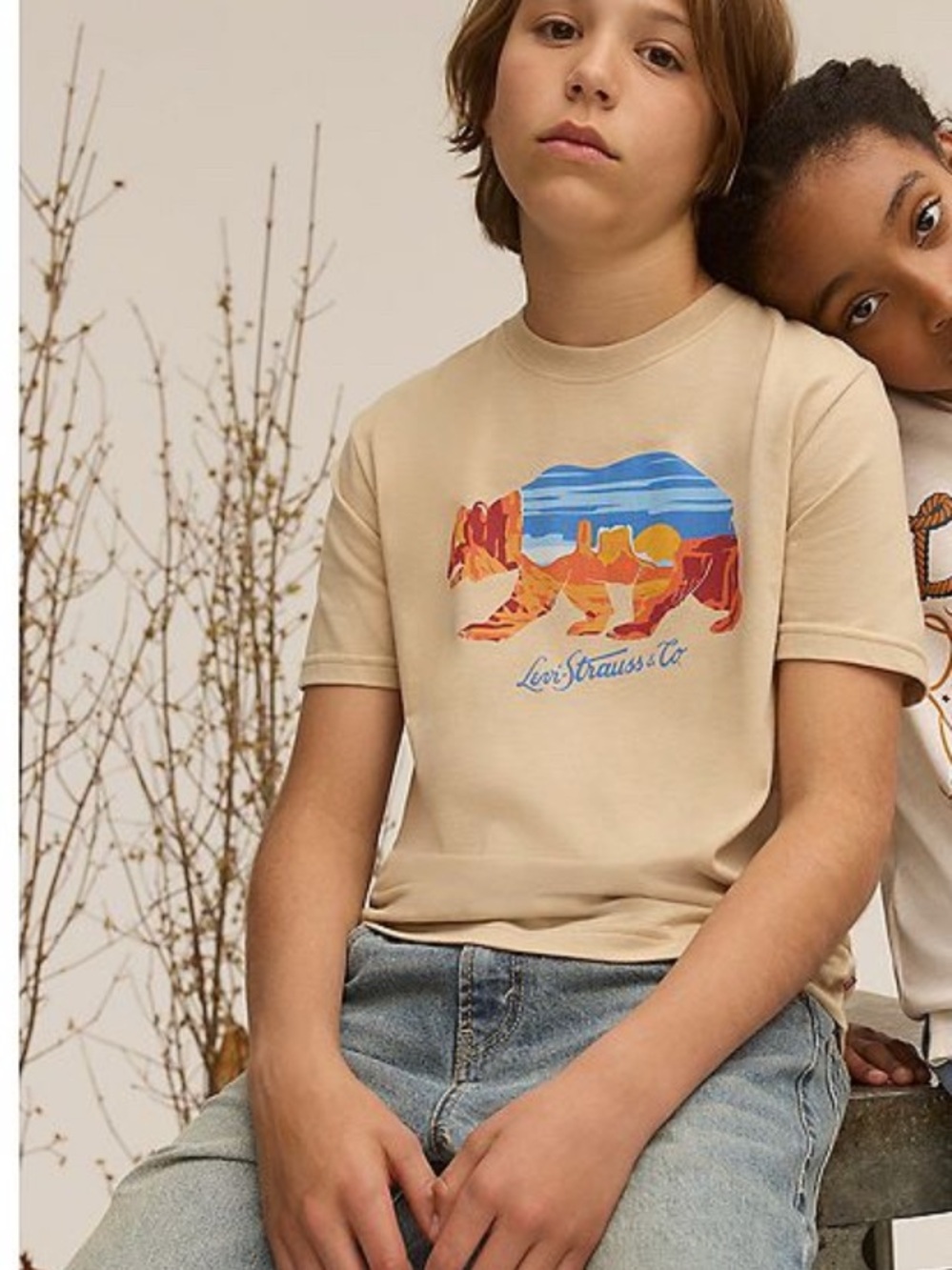 Levi's Kids Tan Graphic Bear Tee with Multicolor Print size L